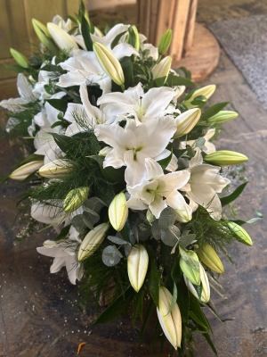 Coffin Spray  : White Oriental Lillies